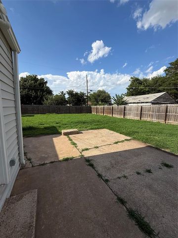 2014 E Chestnut Avenue, Enid, OK 73701