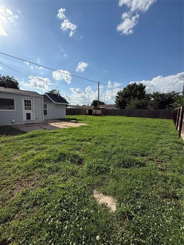 2014 E Chestnut Avenue, Enid, OK 73701