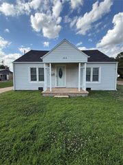 2014 E Chestnut Avenue, Enid, OK 73701