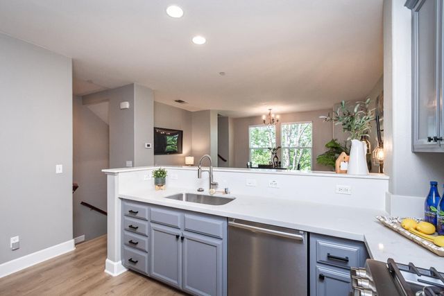 6198 Lonetree Blvd, Rocklin, CA 95765