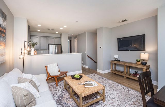 6198 Lonetree Blvd, Rocklin, CA 95765