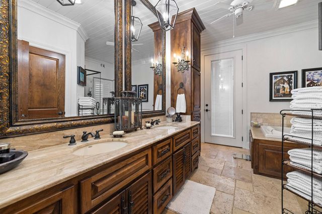 742 Private Road 7219, Jefferson, TX 75657