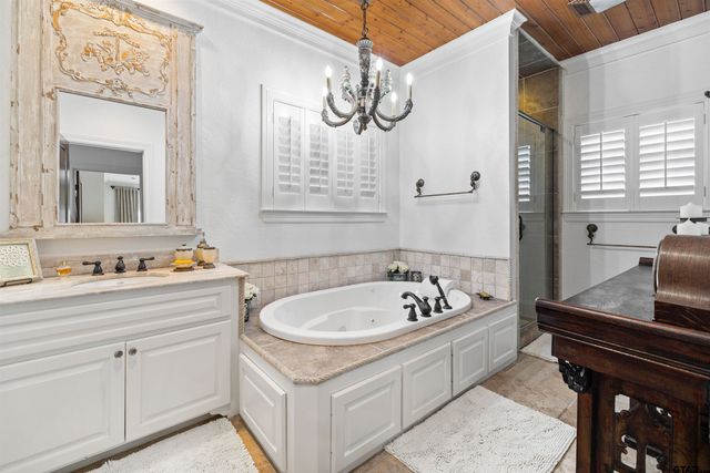 742 Private Road 7219, Jefferson, TX 75657