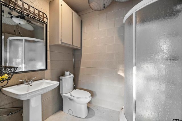 742 Private Road 7219, Jefferson, TX 75657