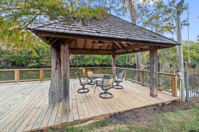 742 Private Road 7219, Jefferson, TX 75657