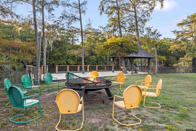 742 Private Road 7219, Jefferson, TX 75657