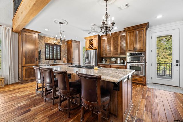 742 Private Road 7219, Jefferson, TX 75657