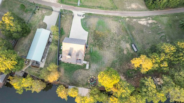 742 Private Road 7219, Jefferson, TX 75657