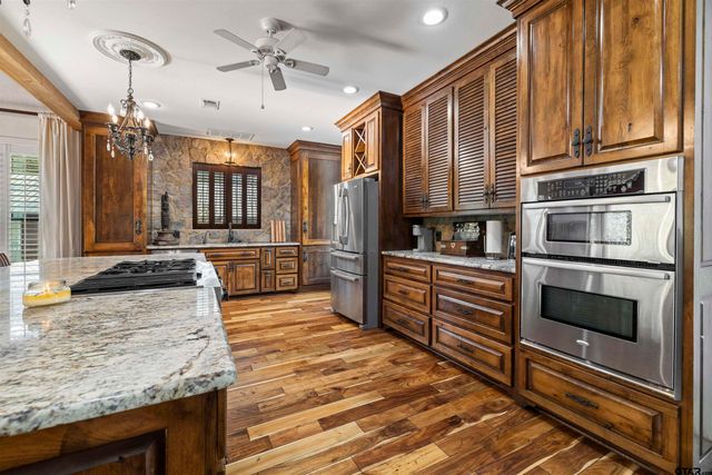 742 Private Road 7219, Jefferson, TX 75657