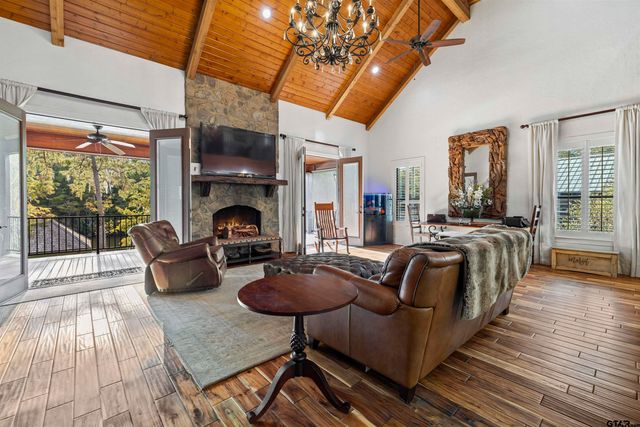 742 Private Road 7219, Jefferson, TX 75657