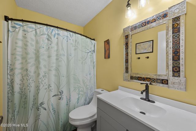 7131 Windward Drive, New Bern, NC 28560