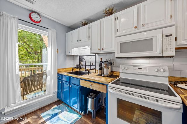 7131 Windward Drive, New Bern, NC 28560