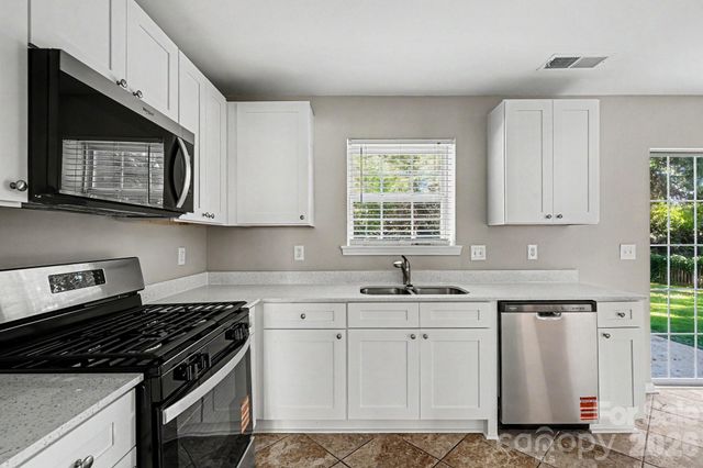 7824 Belchester Circle, Charlotte, NC 28215