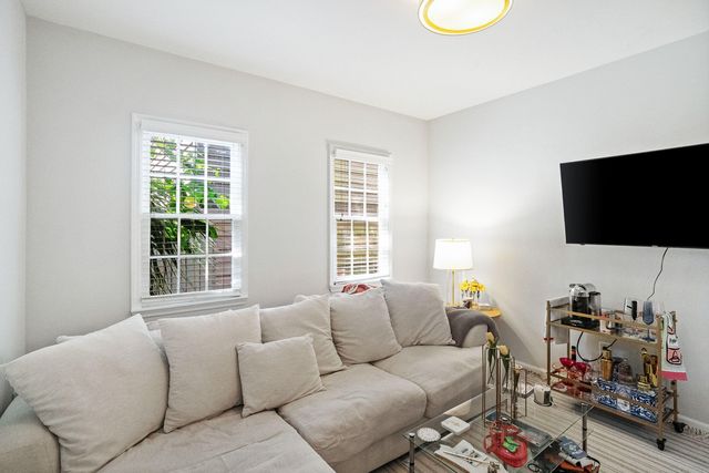 10 Porters Court, Charleston, SC 29403
