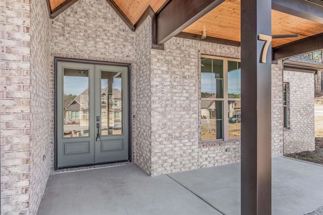 7 West Lake Lane, Little Rock, AR 72210