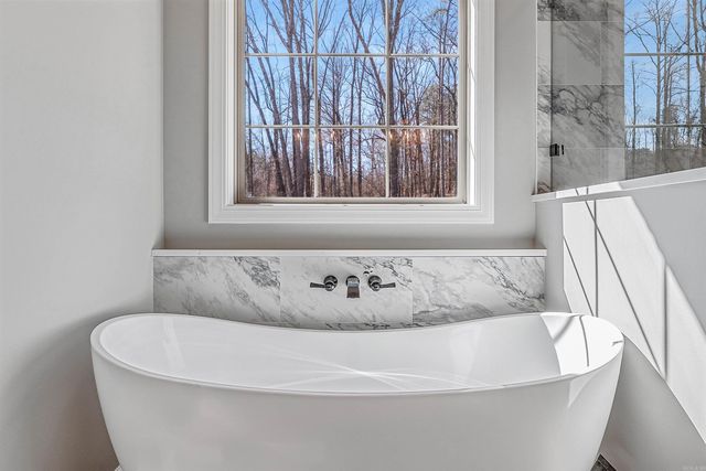 7 West Lake Lane, Little Rock, AR 72210