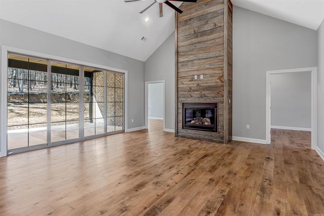 7 West Lake Lane, Little Rock, AR 72210