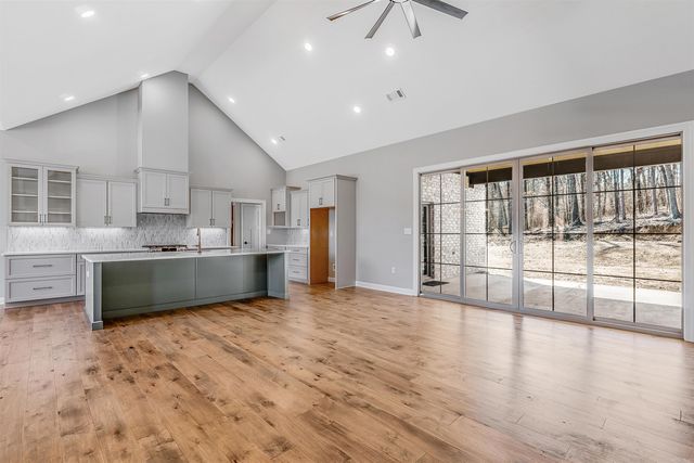 7 West Lake Lane, Little Rock, AR 72210