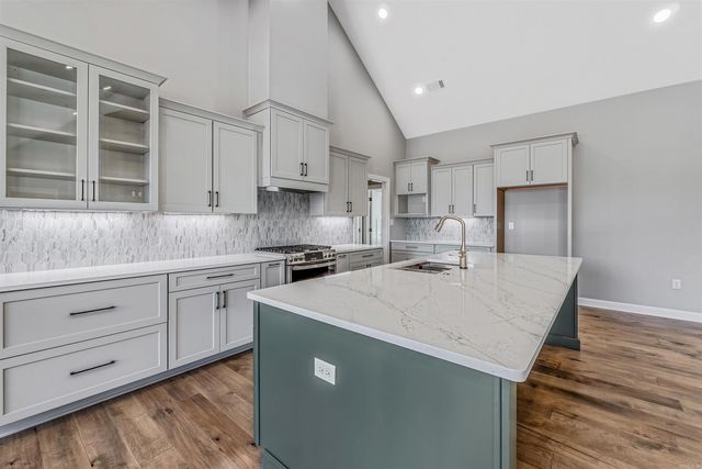 7 West Lake Lane, Little Rock, AR 72210