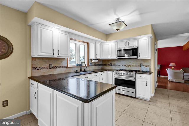 280 HOPE DR, Blandon, PA 19510