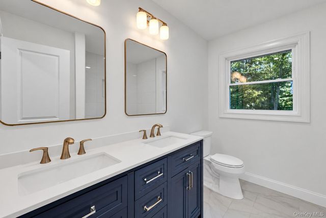 6 Cedarfield Terrace, Saint James, NY 11780
