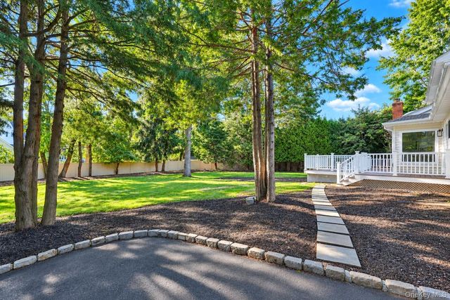 6 Cedarfield Terrace, Saint James, NY 11780