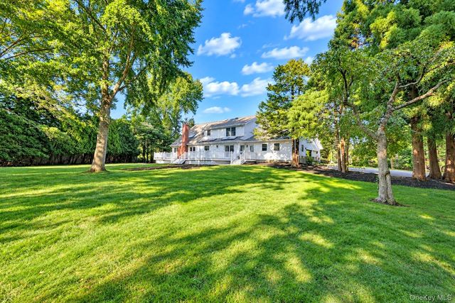 6 Cedarfield Terrace, Saint James, NY 11780