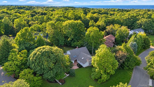 6 Cedarfield Terrace, Saint James, NY 11780