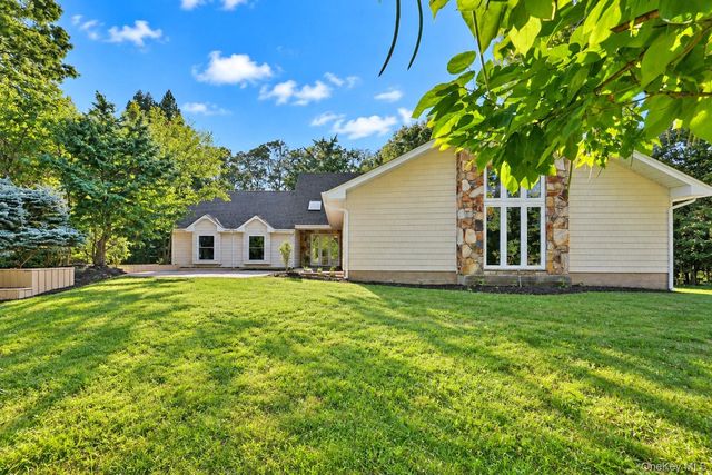 6 Cedarfield Terrace, Saint James, NY 11780