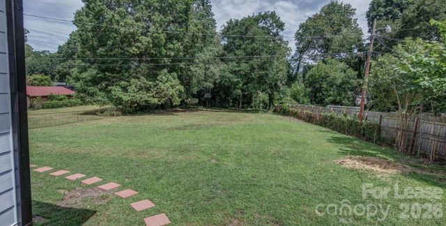 910 E 6th Avenue, Gastonia, NC 28054