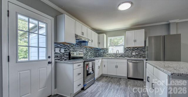 910 E 6th Avenue, Gastonia, NC 28054
