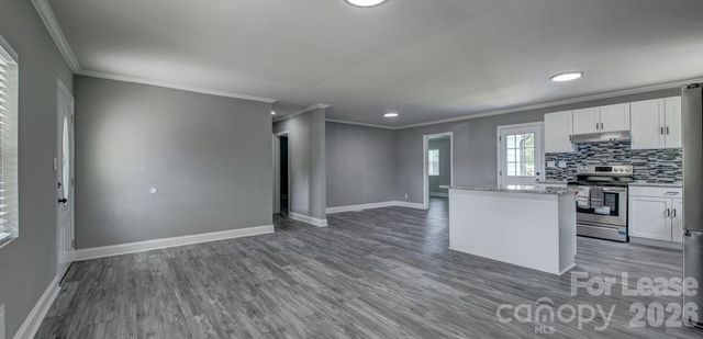 910 E 6th Avenue, Gastonia, NC 28054