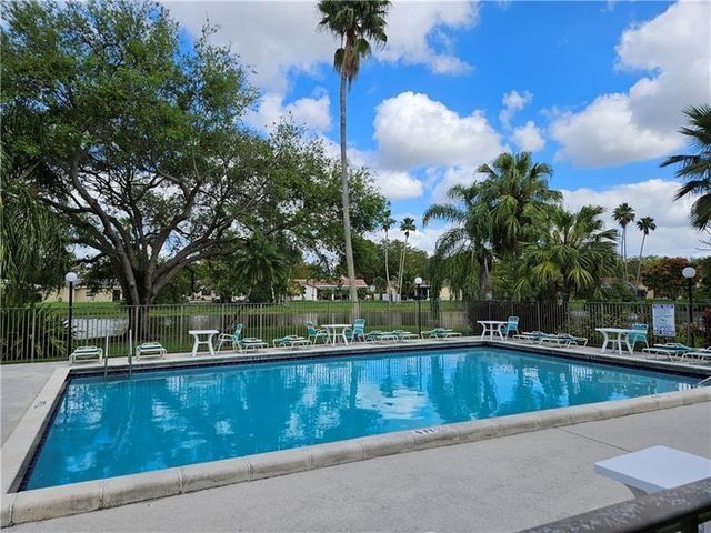 11453 NW 39th Ct 211, Coral Springs, FL 33065