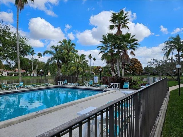 11453 NW 39th Ct 211, Coral Springs, FL 33065