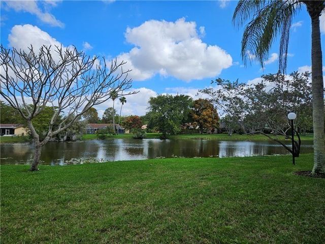 11453 NW 39th Ct 211, Coral Springs, FL 33065