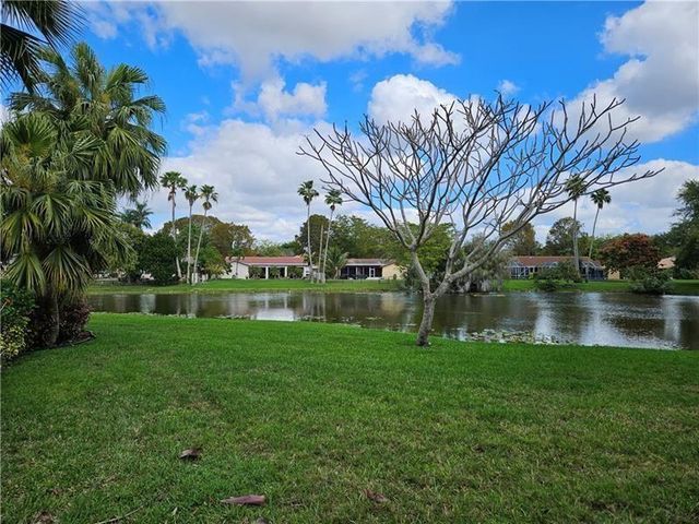 11453 NW 39th Ct 211, Coral Springs, FL 33065