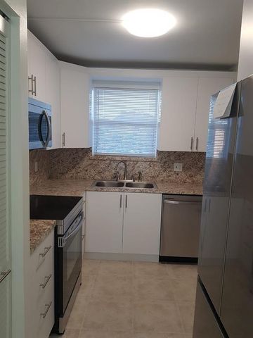 11453 NW 39th Ct 211, Coral Springs, FL 33065