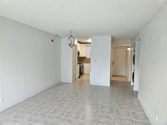 11453 NW 39th Ct 211, Coral Springs, FL 33065