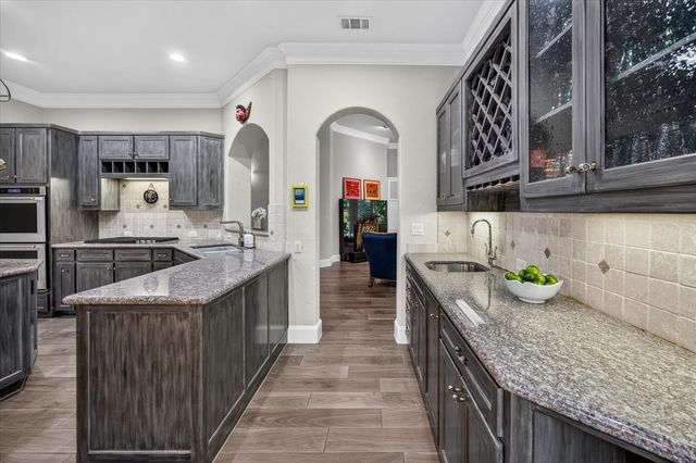 6900 Baltusrol Road, Fort Worth, TX 76132