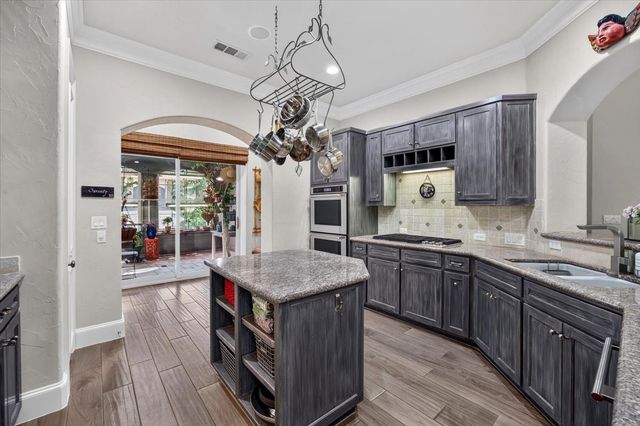 6900 Baltusrol Road, Fort Worth, TX 76132