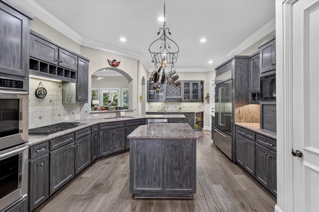 6900 Baltusrol Road, Fort Worth, TX 76132