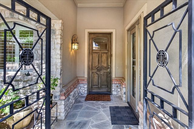 6900 Baltusrol Road, Fort Worth, TX 76132