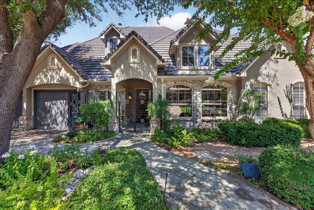 6900 Baltusrol Road, Fort Worth, TX 76132