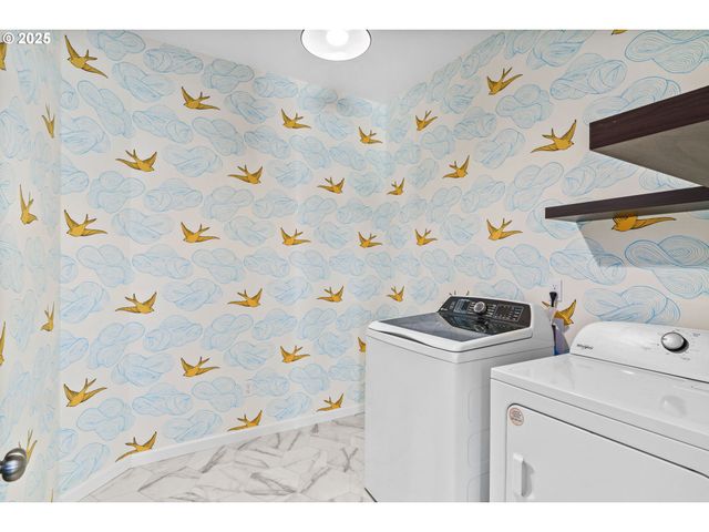 2187 E MADISON Ave, Cottage Grove, OR 97424