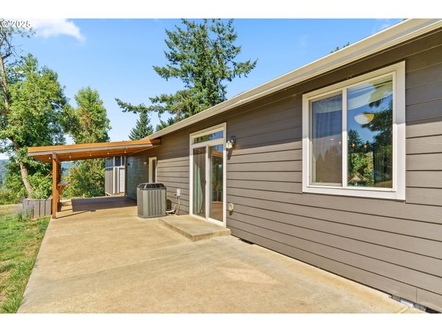 2187 E MADISON Ave, Cottage Grove, OR 97424