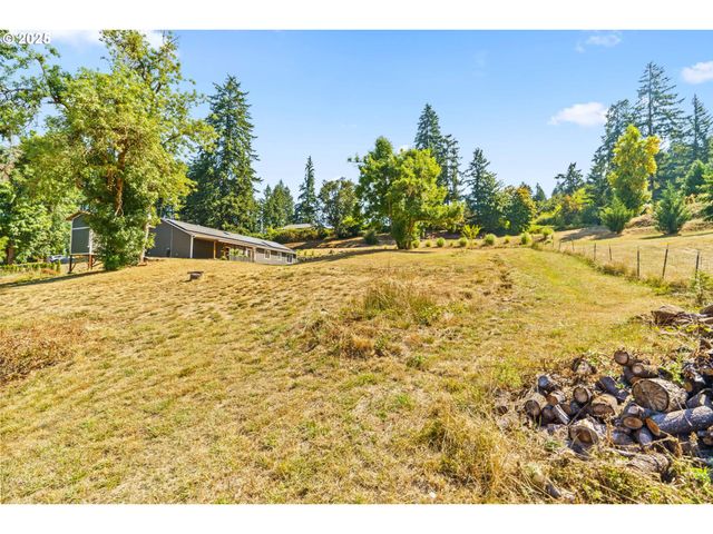 2187 E MADISON Ave, Cottage Grove, OR 97424