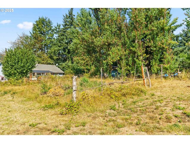 2187 E MADISON Ave, Cottage Grove, OR 97424