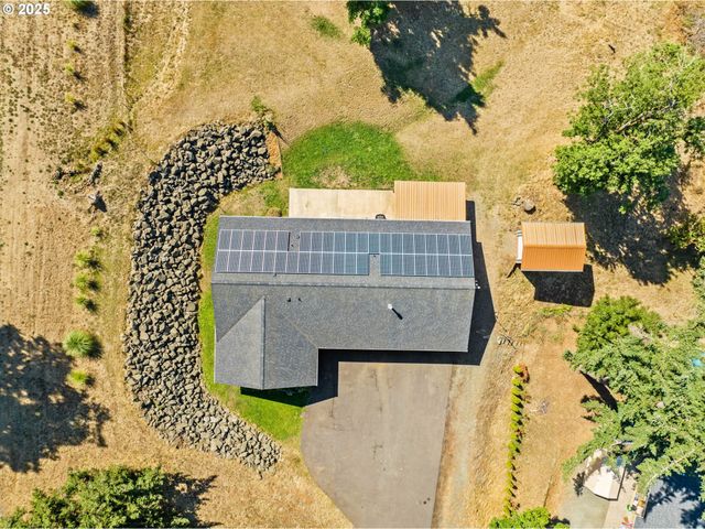 2187 E MADISON Ave, Cottage Grove, OR 97424