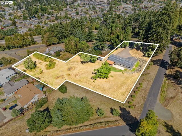 2187 E MADISON Ave, Cottage Grove, OR 97424