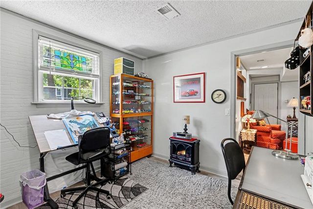 1930 E Sunvale Drive, Olathe, KS 66062